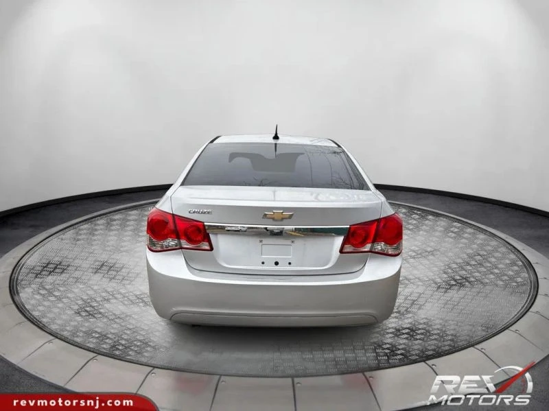 2011 Chevrolet Cruze - Image 4 of 12