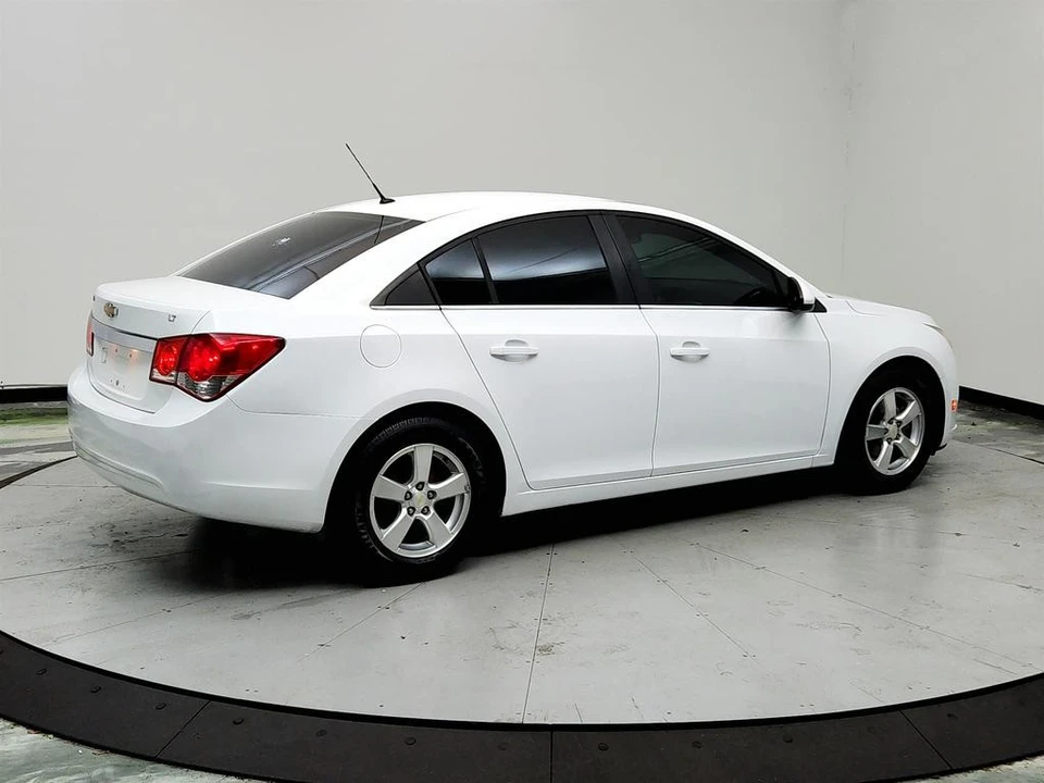 2011 Chevrolet Cruze - Image 5 of 12