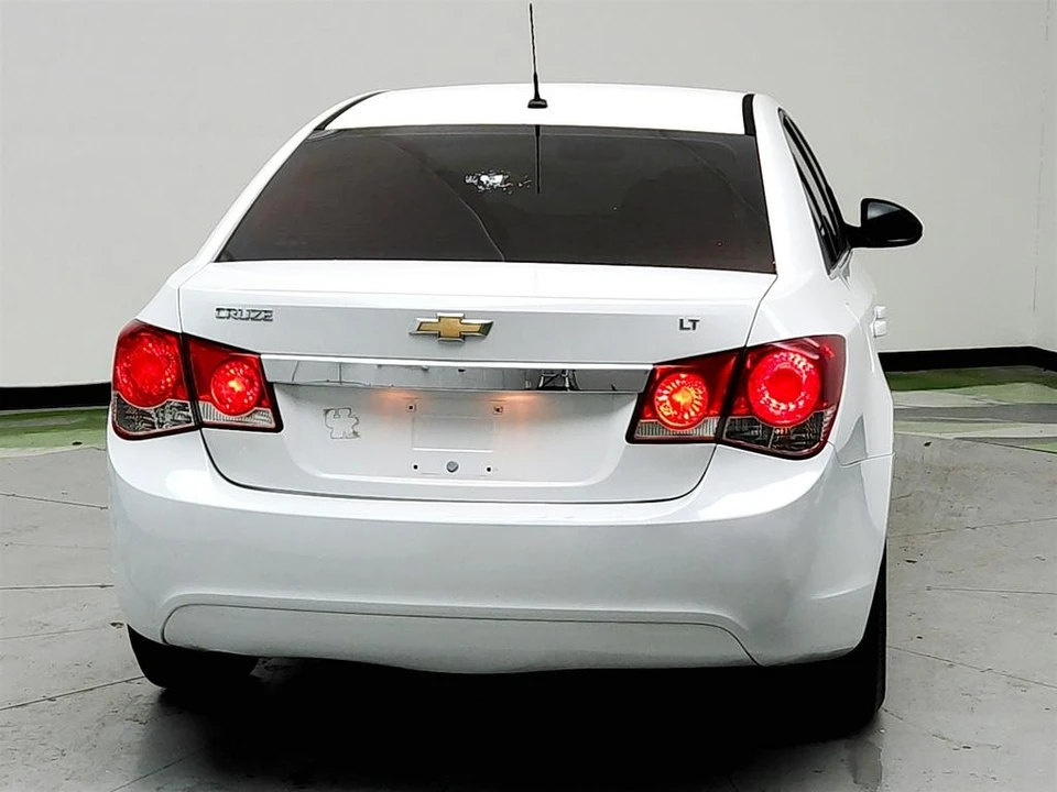 2011 Chevrolet Cruze - Image 6 of 12