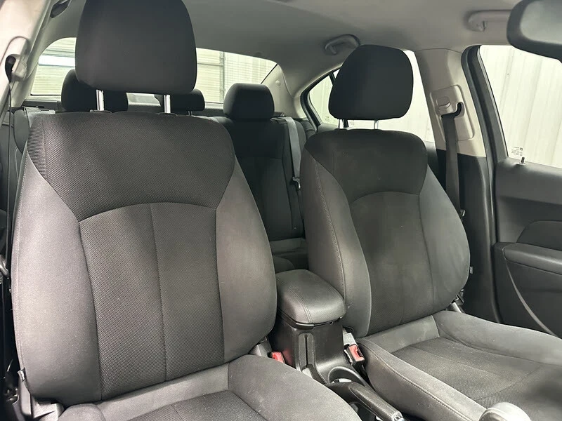 2011 Chevrolet Cruze - Image 20 of 21
