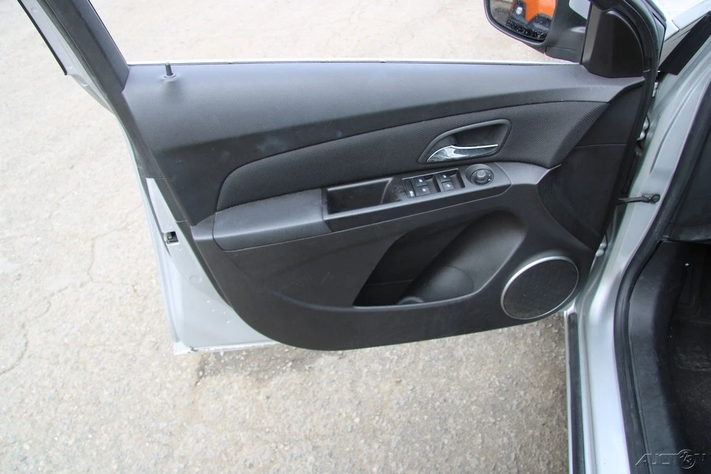 2011 Chevrolet Cruze - Image 14 of 21