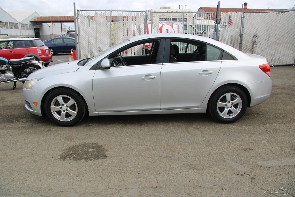 2011 Chevrolet Cruze - Image 3 of 21