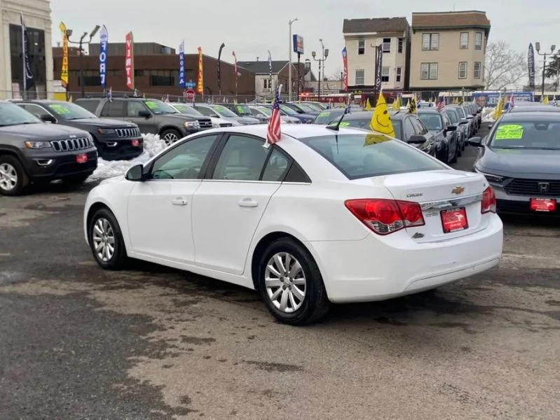 2011 Chevrolet Cruze - Image 5 of 12