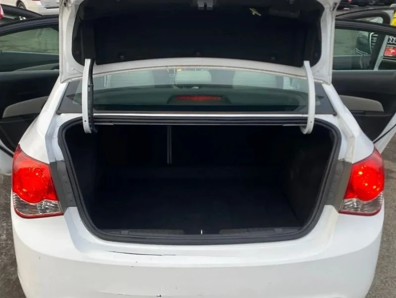 2011 Chevrolet Cruze - Image 10 of 12