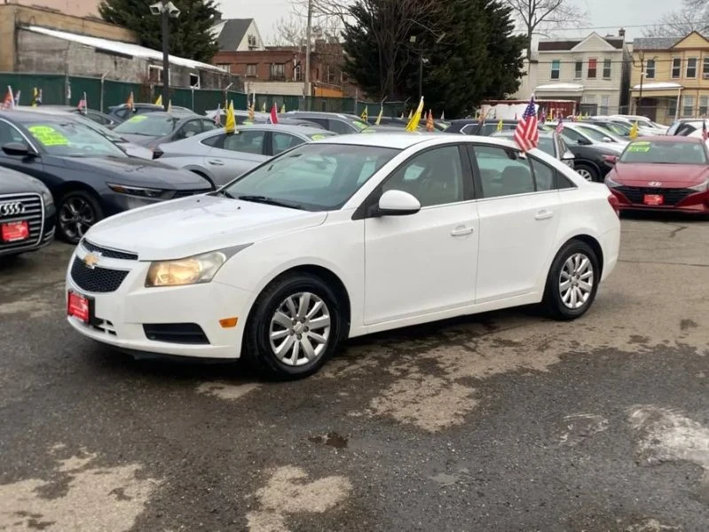 2011 Chevrolet Cruze - Image 3 of 12
