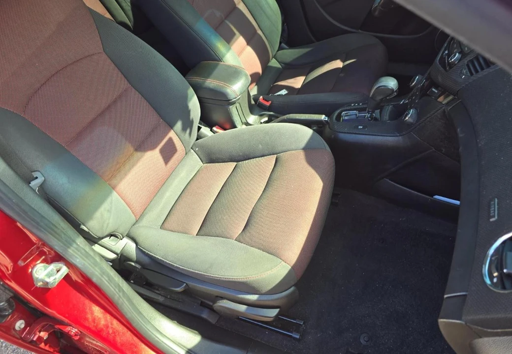 2011 Chevrolet Cruze - Image 11 of 18