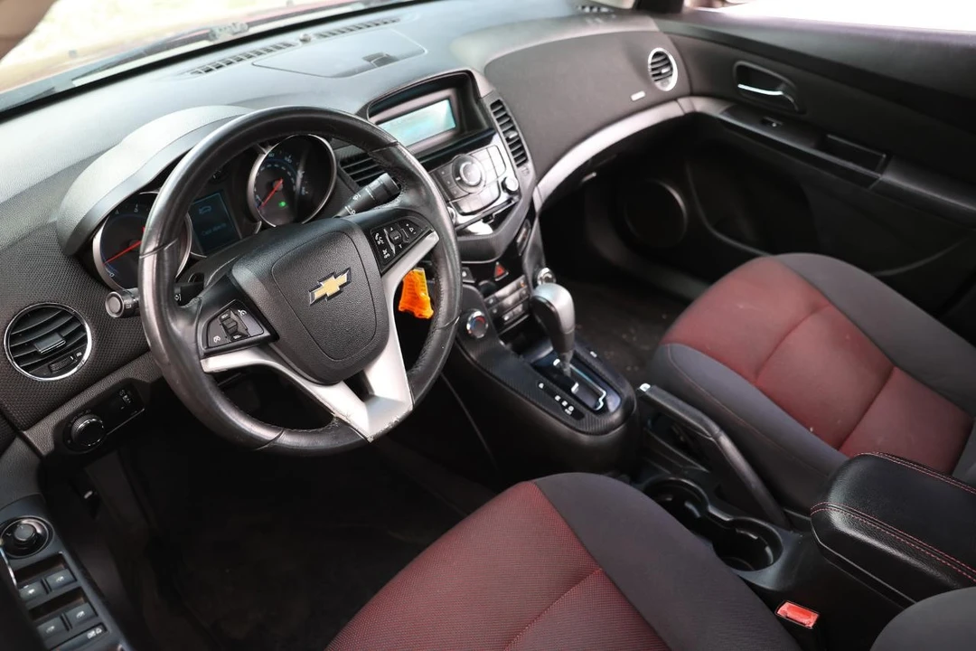 2011 Chevrolet Cruze - Image 4 of 21