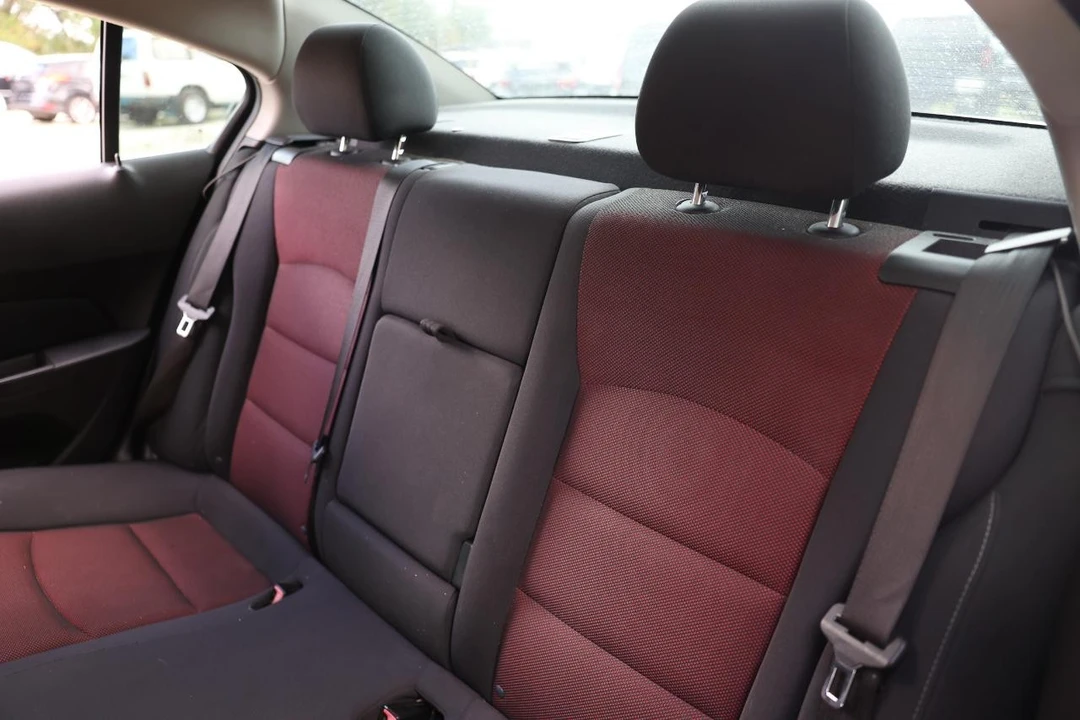2011 Chevrolet Cruze - Image 8 of 21