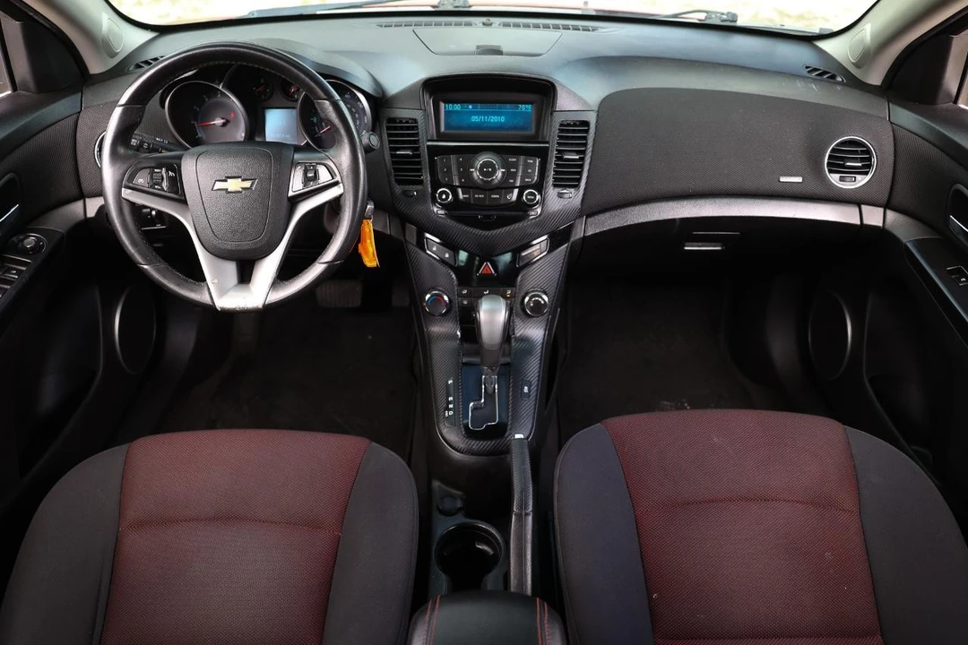 2011 Chevrolet Cruze - Image 2 of 21