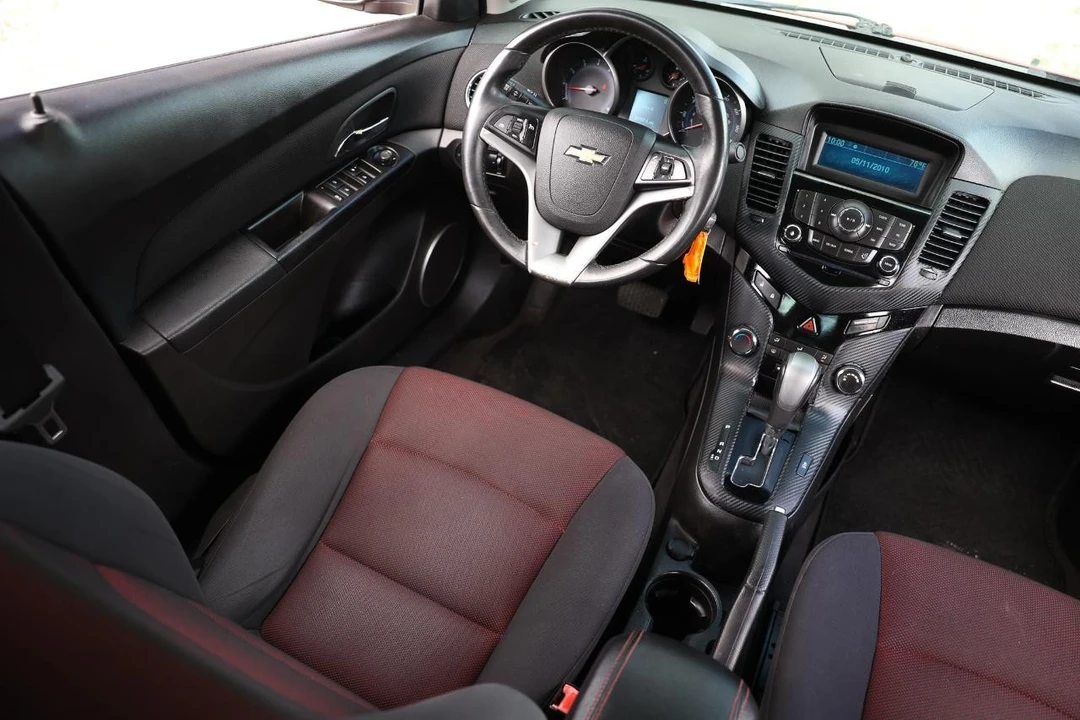 2011 Chevrolet Cruze - Image 20 of 21