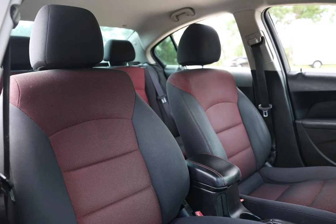 2011 Chevrolet Cruze - Image 16 of 21
