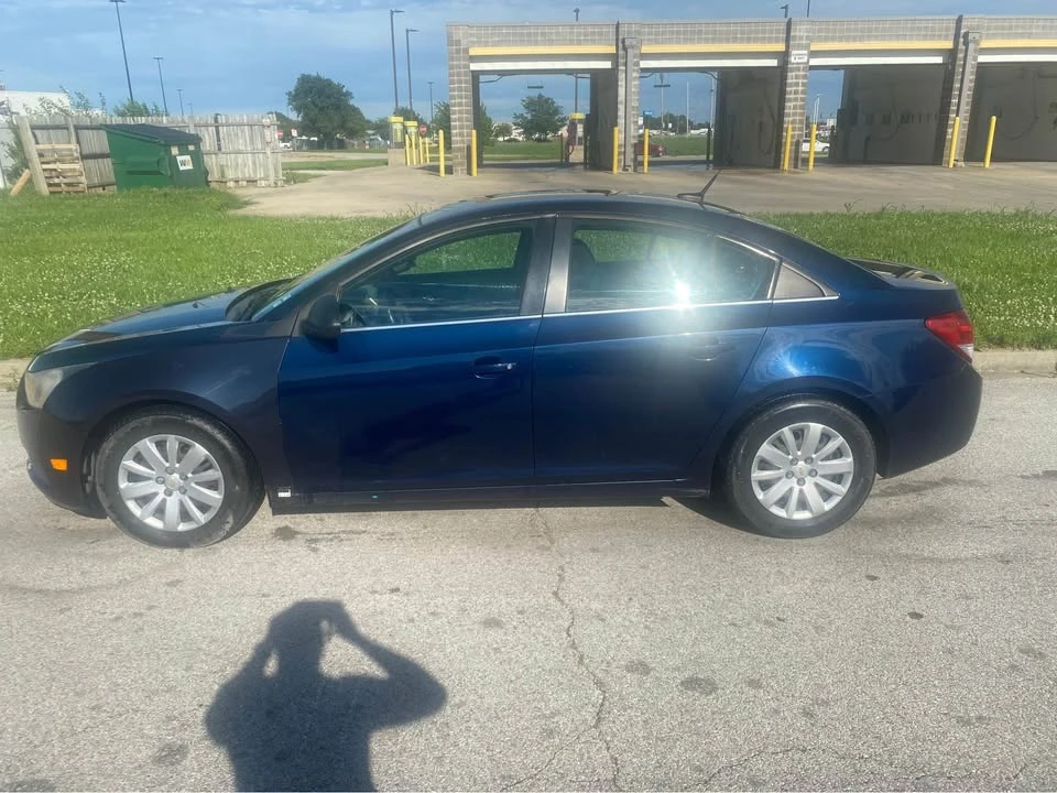 2011 Chevrolet Cruze - Image 2 of 9