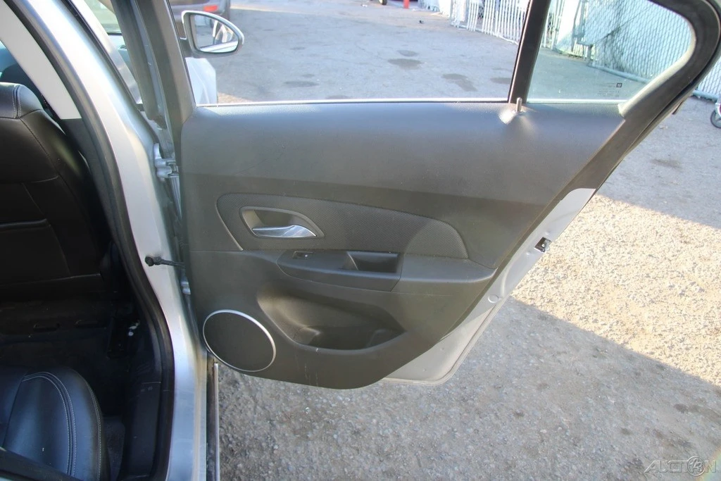 2011 Chevrolet Cruze - Image 20 of 21
