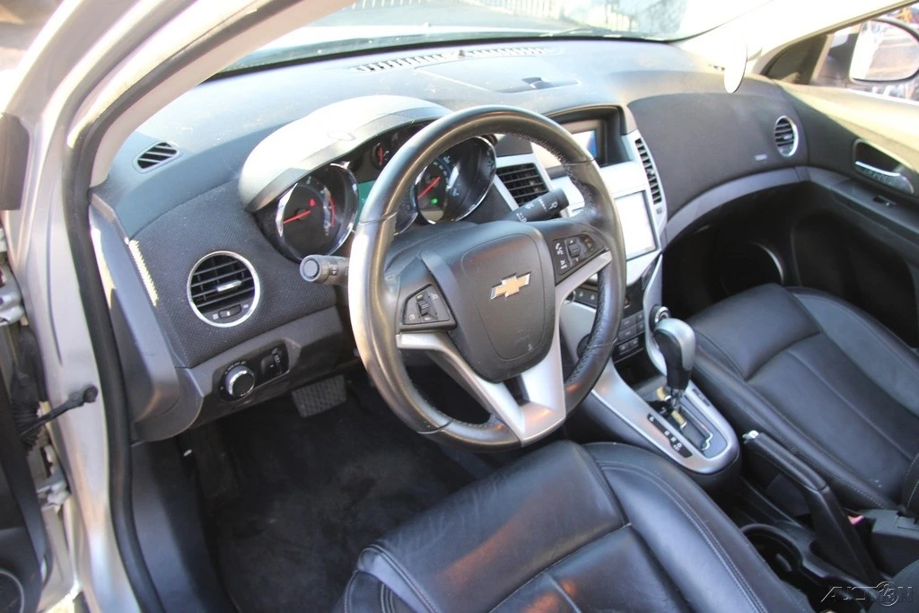 2011 Chevrolet Cruze - Image 13 of 21