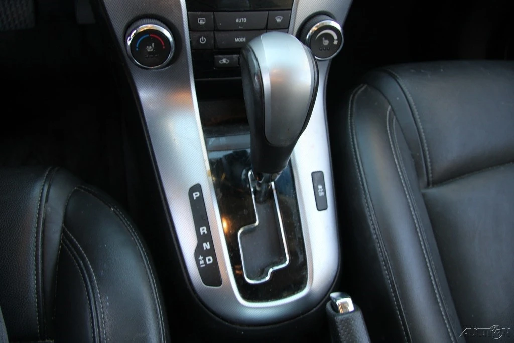 2011 Chevrolet Cruze - Image 17 of 21