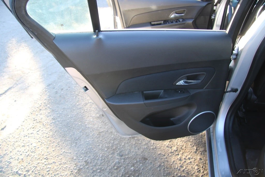 2011 Chevrolet Cruze - Image 18 of 21