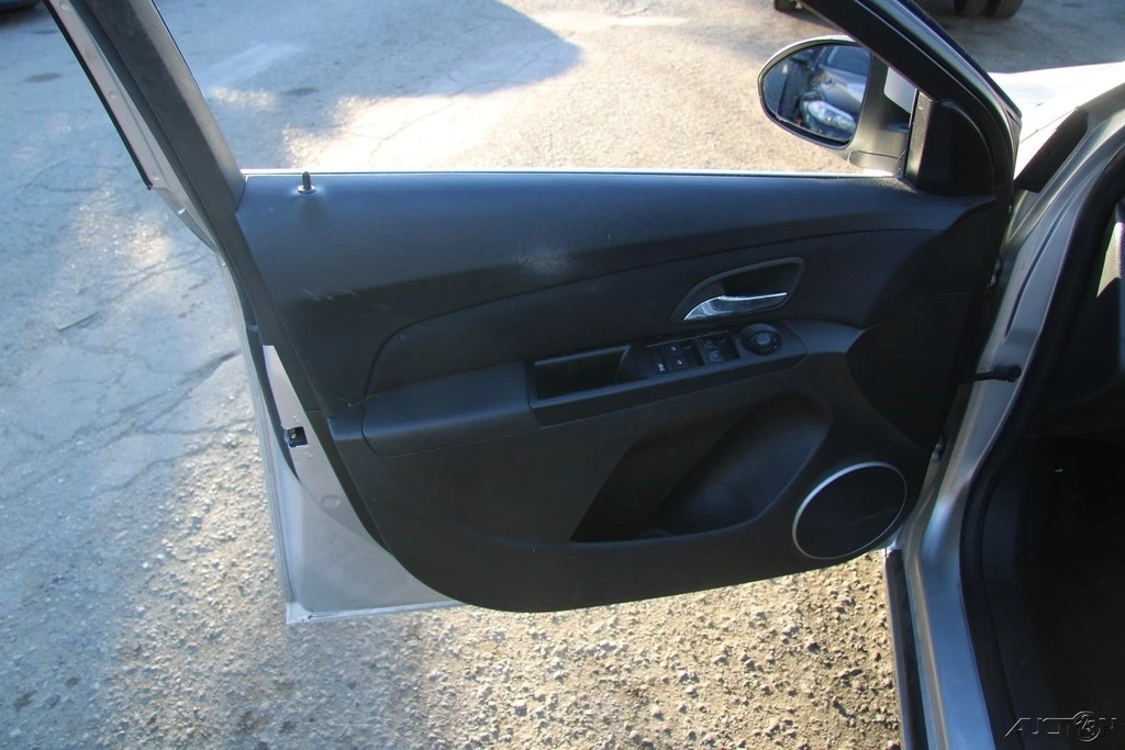 2011 Chevrolet Cruze - Image 11 of 21