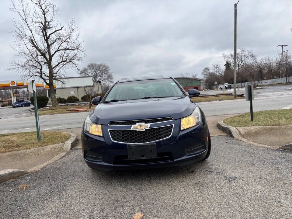 2011 Chevrolet Cruze - Image 2 of 21