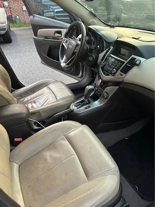 2011 Chevrolet Cruze - Image 6 of 9