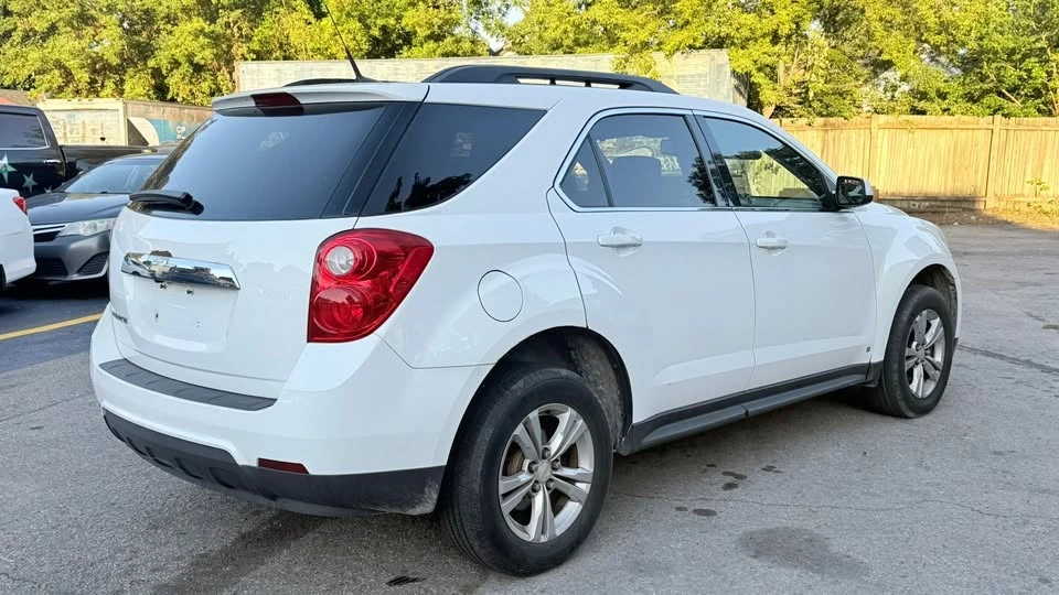 2011 Chevrolet Equinox - Image 5 of 15