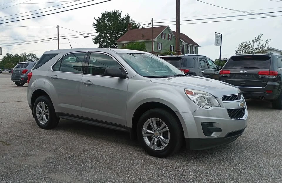 2011 Chevrolet Equinox - Image 2 of 8