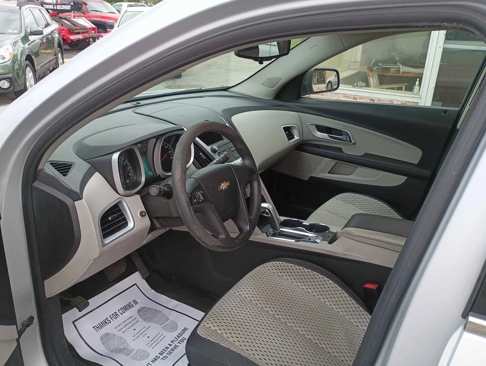 2011 Chevrolet Equinox - Image 5 of 8