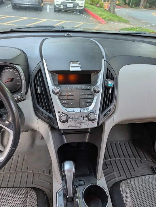 2011 Chevrolet Equinox - Image 5 of 15