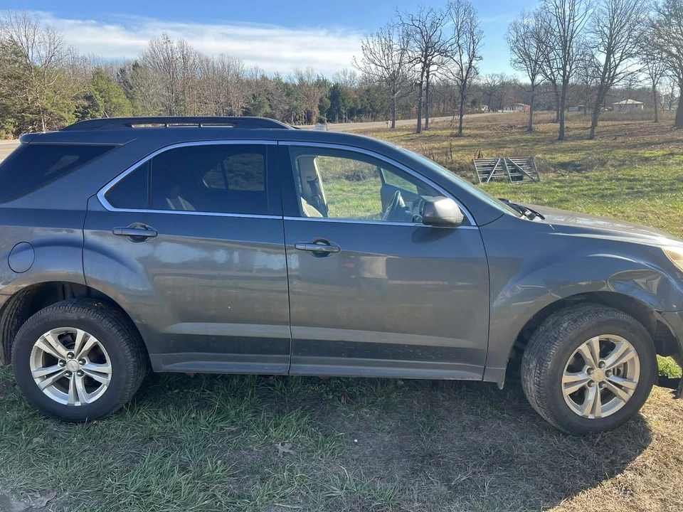 2011 Chevrolet Equinox - Image 2 of 14