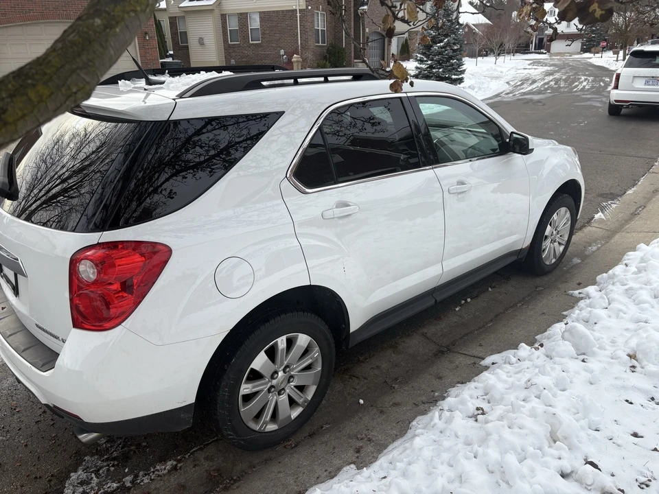 2011 Chevrolet Equinox - Image 2 of 10