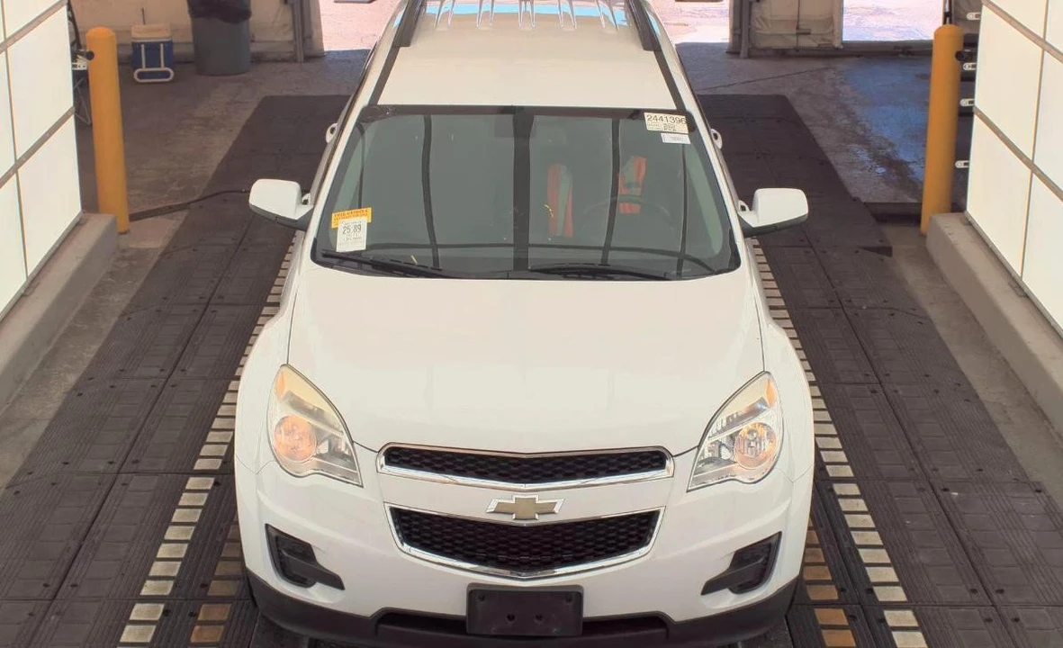 2011 Chevrolet Equinox - Image 2 of 12