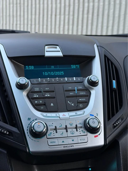 2011 Chevrolet Equinox - Image 17 of 20