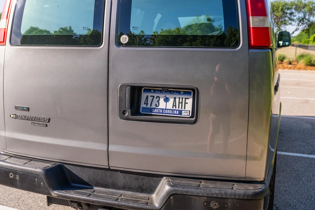 2011 Chevrolet Express - Image 21 of 31