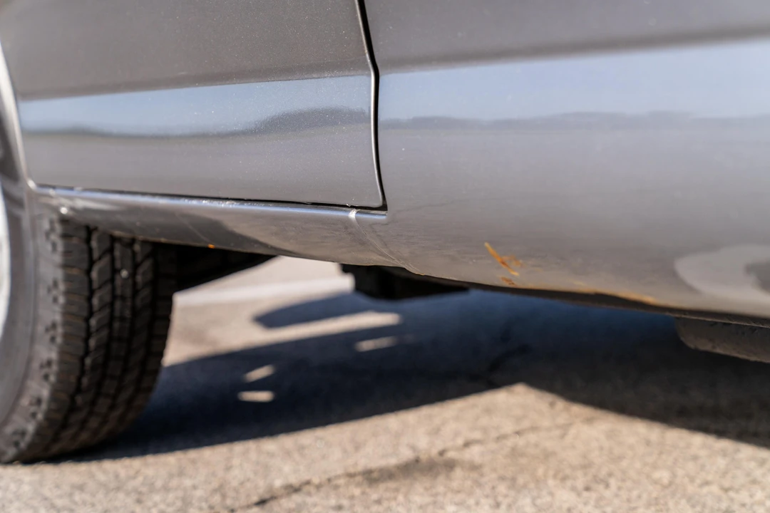 2011 Chevrolet Express - Image 29 of 31