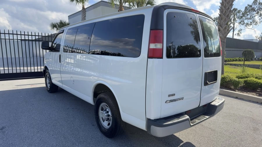 2011 Chevrolet Express - Image 5 of 16