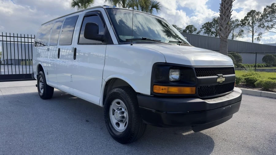 2011 Chevrolet Express - Image 4 of 16