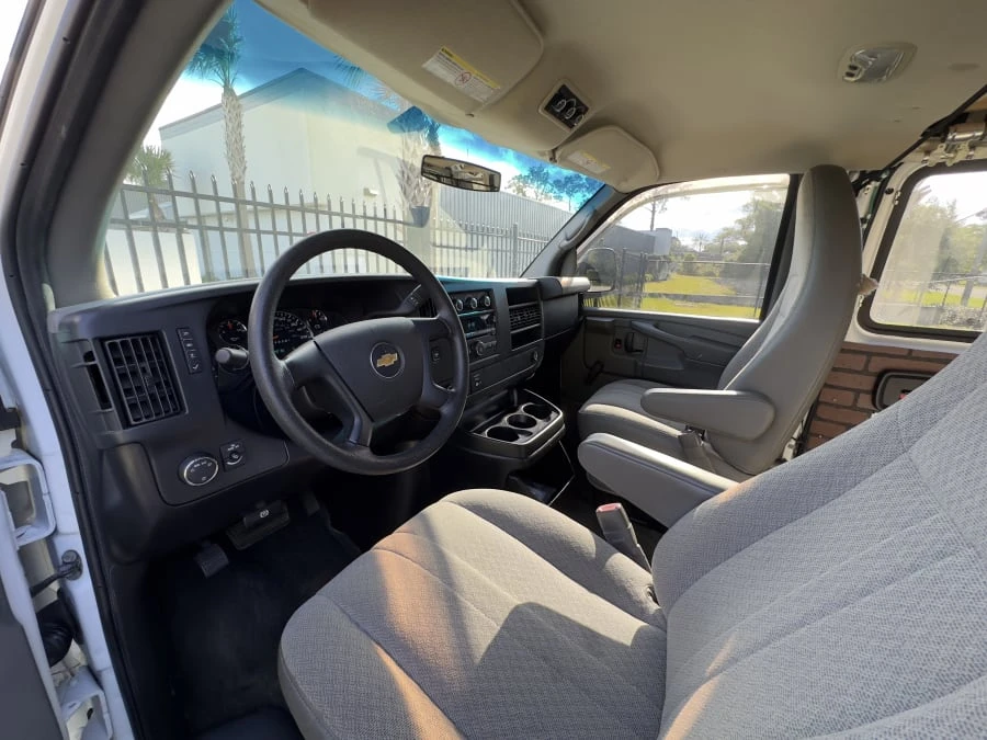 2011 Chevrolet Express - Image 7 of 16