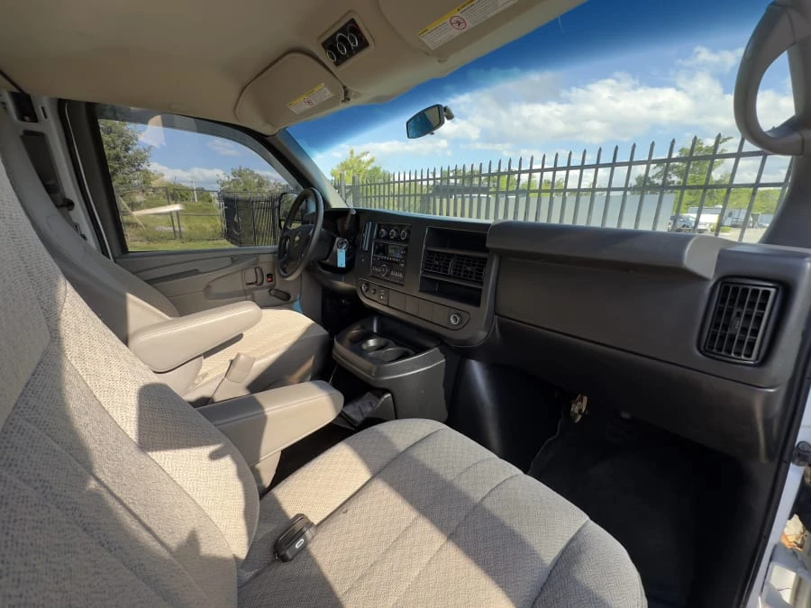 2011 Chevrolet Express - Image 12 of 16