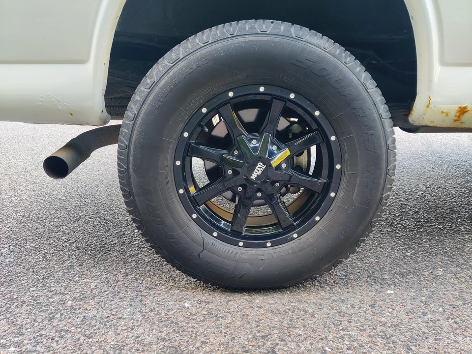 2011 Chevrolet Express - Image 22 of 31