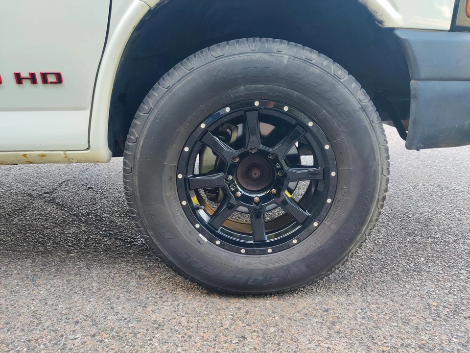 2011 Chevrolet Express - Image 23 of 31