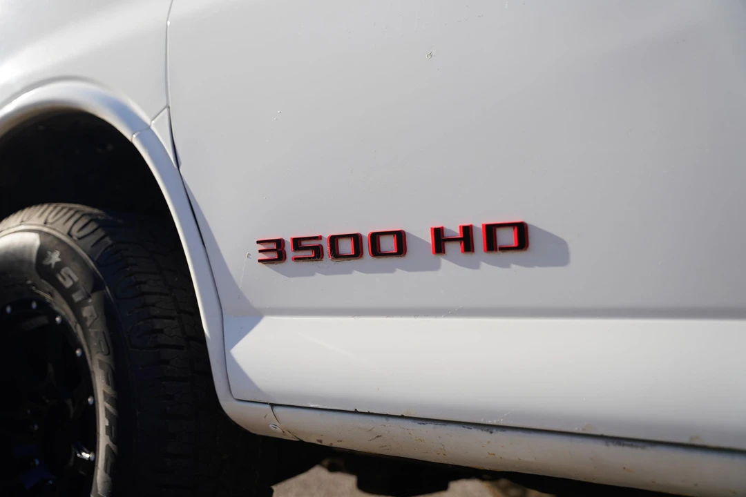 2011 Chevrolet Express - Image 14 of 31