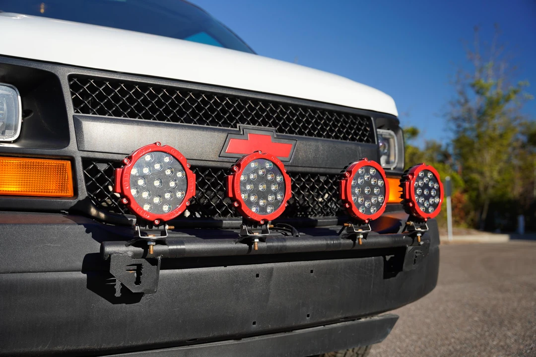 2011 Chevrolet Express - Image 11 of 31