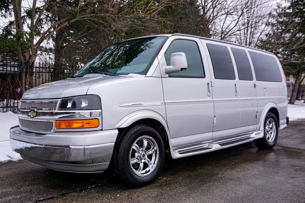 2011 Chevrolet Express - Image 3 of 12