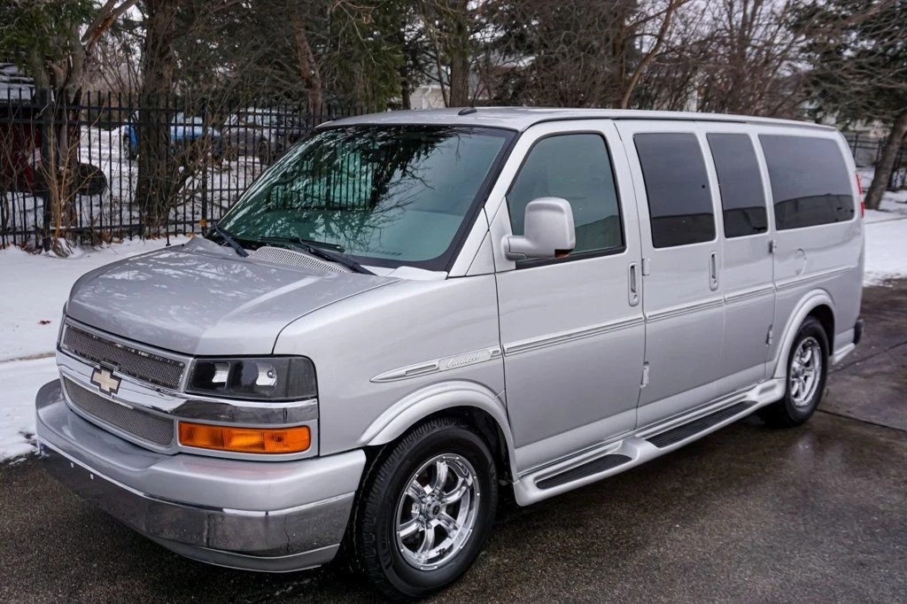 2011 Chevrolet Express - Image 5 of 12