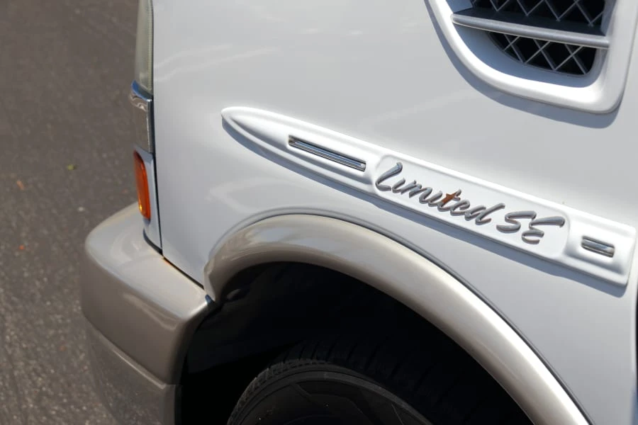2011 Chevrolet Express - Image 7 of 24