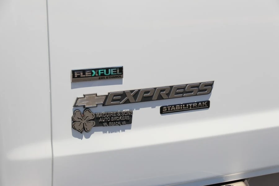 2011 Chevrolet Express - Image 5 of 24