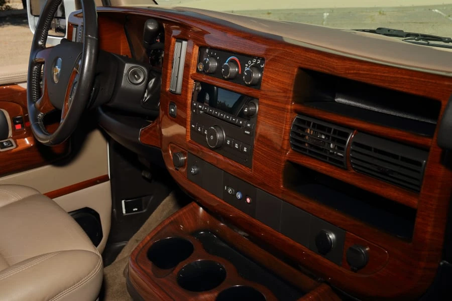 2011 Chevrolet Express - Image 14 of 24