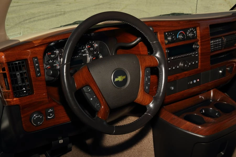 2011 Chevrolet Express - Image 21 of 24