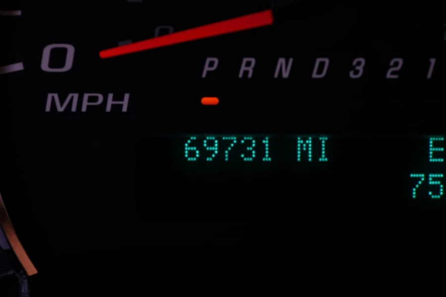 2011 Chevrolet Express - Image 15 of 24