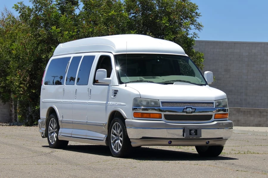 2011 Chevrolet Express - Image 12 of 24
