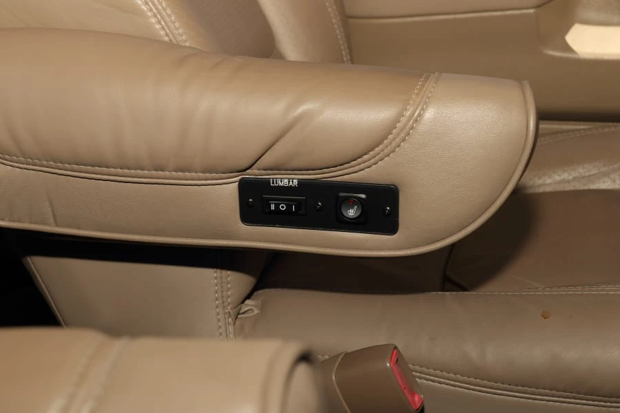2011 Chevrolet Express - Image 22 of 24